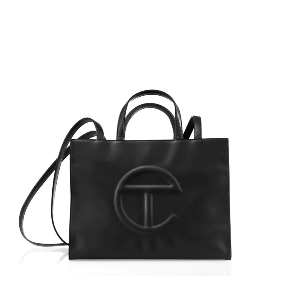 Selling my telfar bag never been worn just took out of the box.